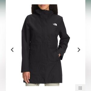 Women’s TNF Woodmont Parka NWT
